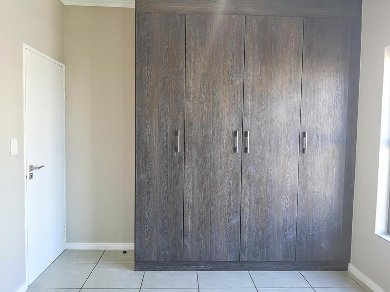 To Let 2 Bedroom Property for Rent in Sandown Western Cape